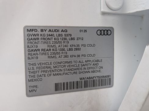 Used 2025 Audi Q5 Premium w/ Convenience Plus Package image 38