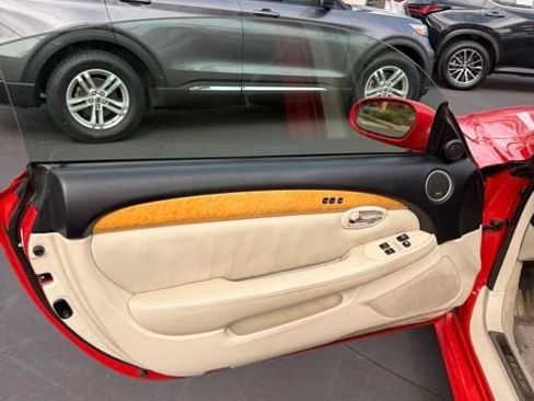 Used 2005 Lexus SC 430 Convertible RWD image 3