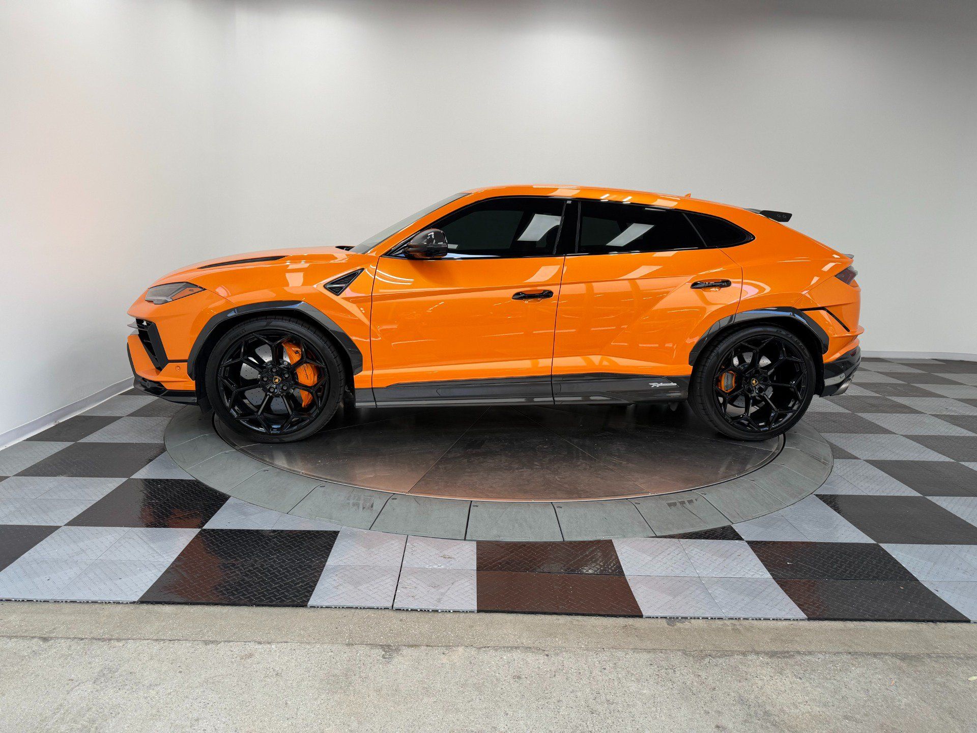 Used 2024 Lamborghini Urus Performante AWD/4WD image 6