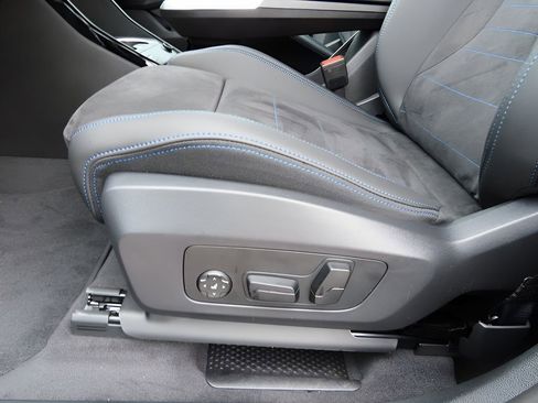 New 2025 BMW X1 xDrive28i w/ Technology Package image 49