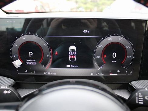 Used 2025 Nissan Kicks SR image 12