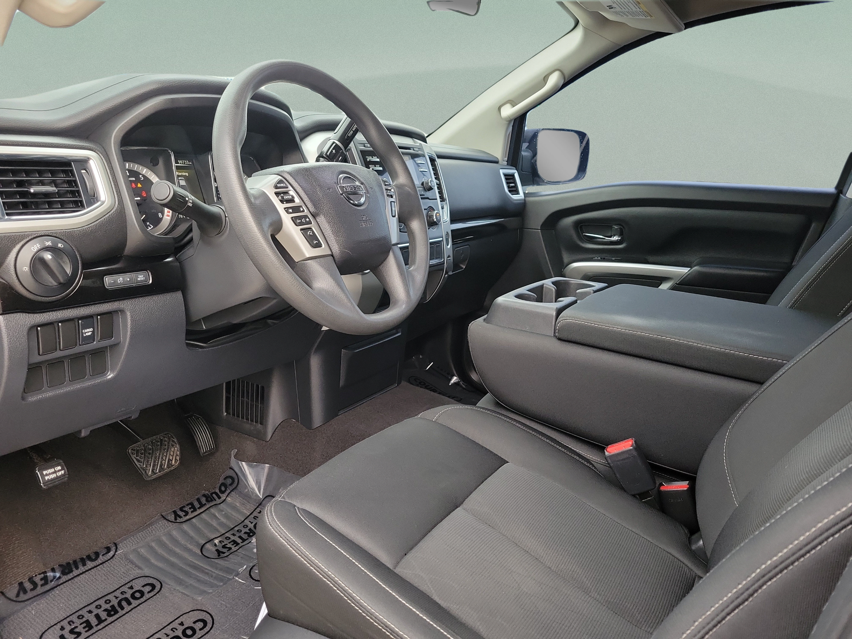 Used 2017 Nissan Titan SV RWD image 19