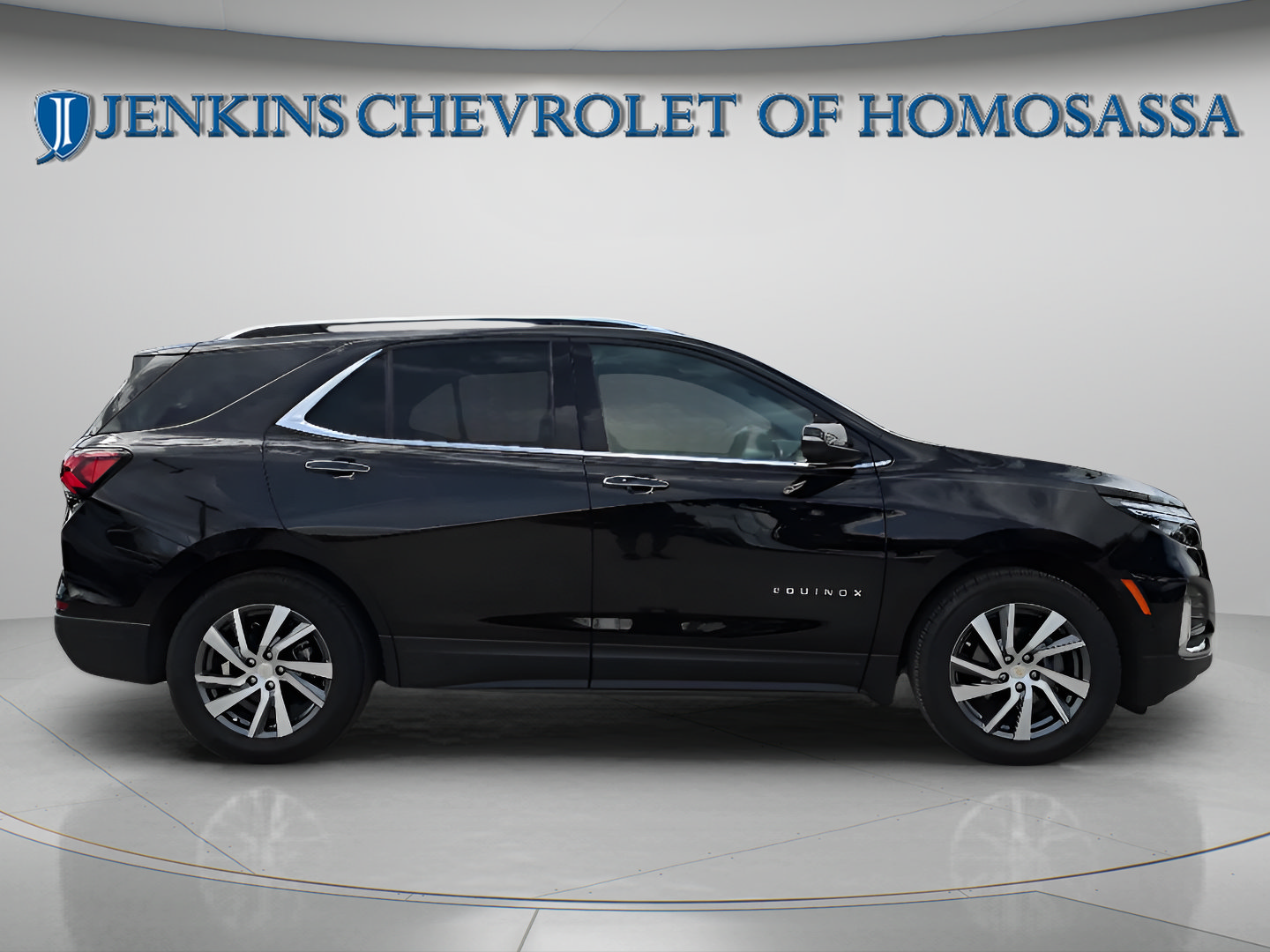 Used 2024 Chevrolet Equinox Premier FWD image 3