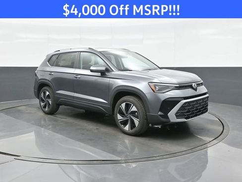 New 2026 Volkswagen Taos SE AWD/4WD image 1