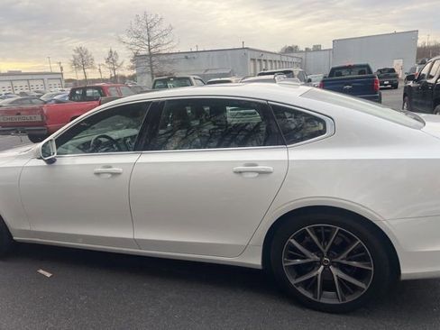 Used 2018 Volvo S90 T5 Momentum w/ Convenience Package image 8
