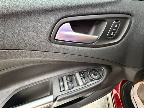 Used 2017 Ford Escape SE image 25