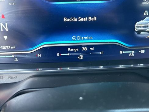 Used 2022 Chevrolet Suburban Z71 image 16