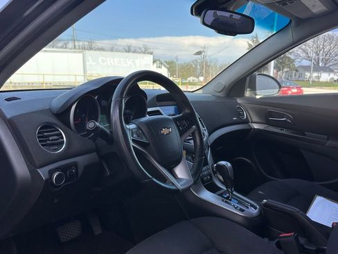 Used 2013 Chevrolet Cruze LT image 10