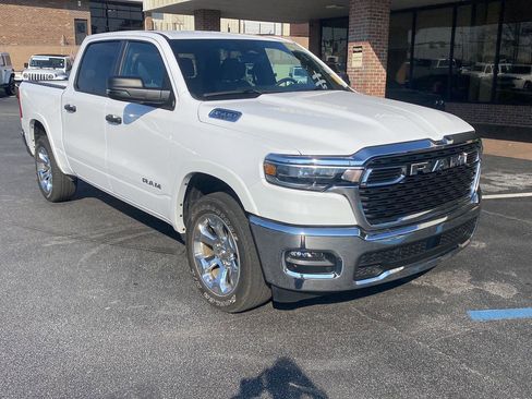Used 2025 RAM 1500 Big Horn AWD/4WD image 2