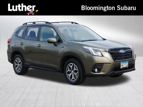 Used 2023 Subaru Forester Premium AWD/4WD image 1