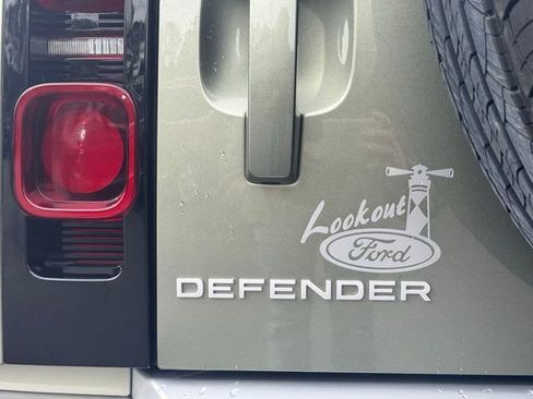 Used 2023 Land Rover Defender 90 S image 23
