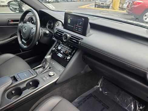 Certified 2025 Lexus IS 300 F Sport image 12