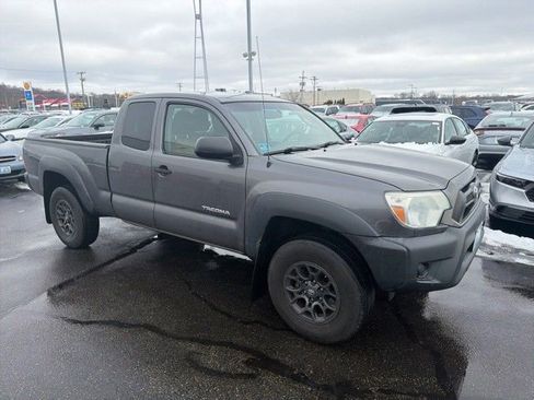 Used 2013 Toyota Tacoma 4x4 Access Cab w/ Convenience Pkg image 1