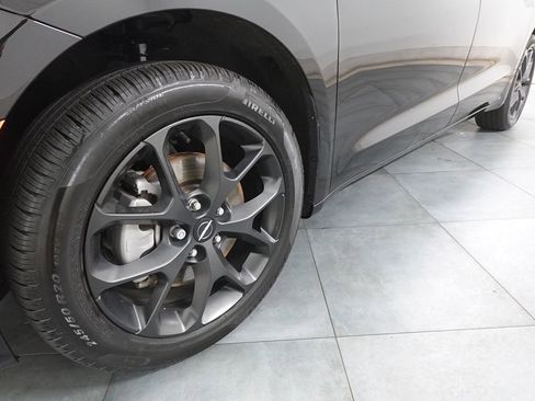 Used 2024 Chrysler Pacifica Touring-L w/ S Appearance Package image 30