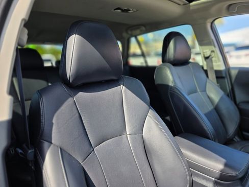 Used 2022 Subaru Outback Limited image 11