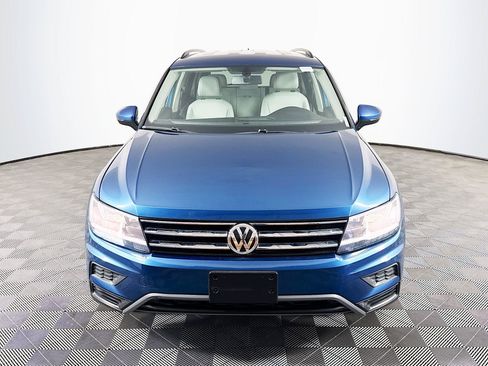 Used 2019 Volkswagen Tiguan SE FWD image 2