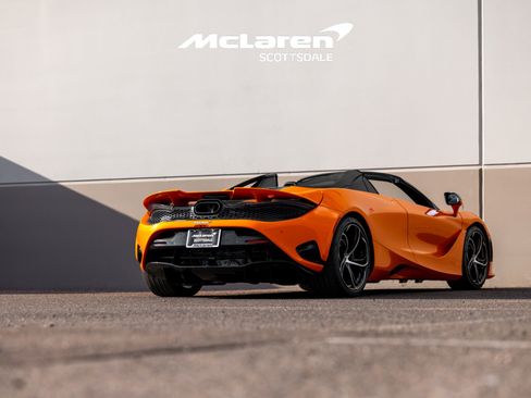 Used 2024 McLaren 750S Spider RWD image 10