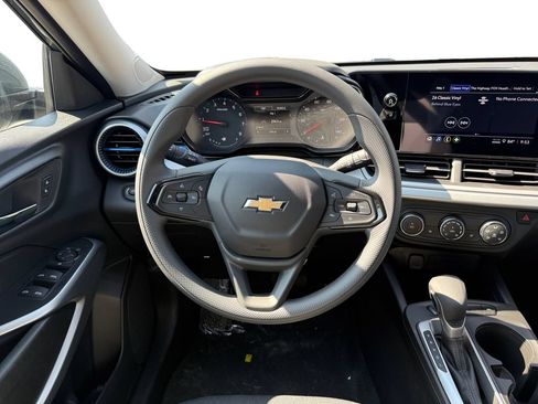 New 2026 Chevrolet Trax LS w/ LS Convenience Package FWD image 12