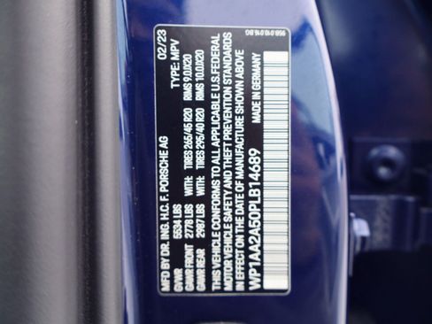 Certified 2023 Porsche Macan Turbo AWD/4WD image 28