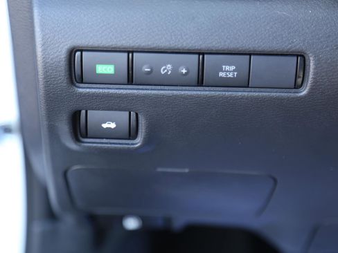 Used 2024 Nissan Sentra SR w/ SR Premium Package image 7