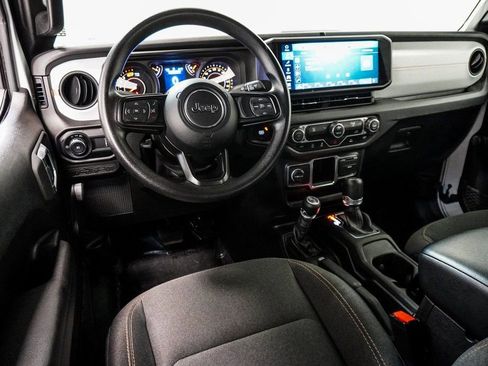Used 2024 Jeep Wrangler Unlimited Sport AWD/4WD image 25