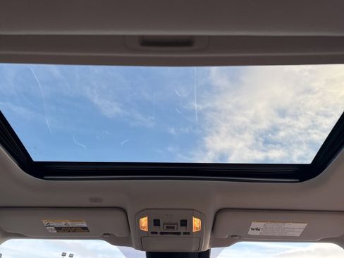 Used 2021 Toyota Highlander XLE image 27