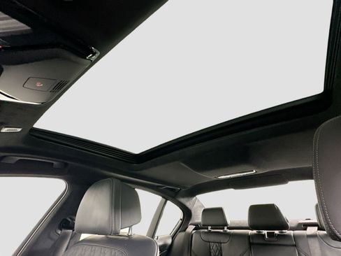 Used 2018 BMW M550i xDrive image 23