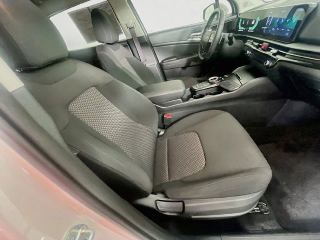 Used 2026 Kia Sportage LX FWD image 29