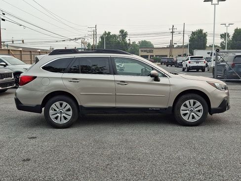 Used 2019 Subaru Outback 2.5i Premium AWD/4WD image 4