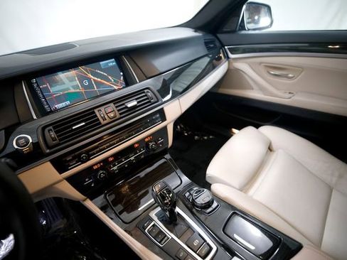 Used 2016 BMW 550i Sedan image 8