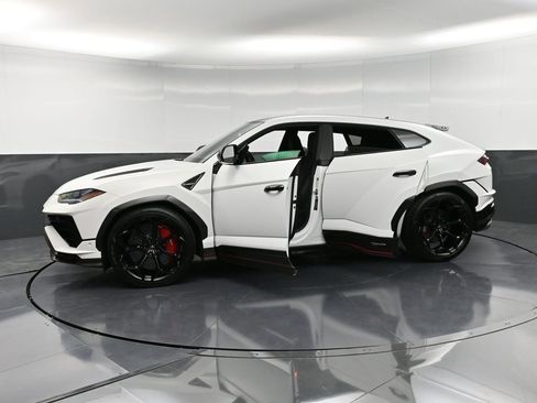 Used 2023 Lamborghini Urus Performante image 41