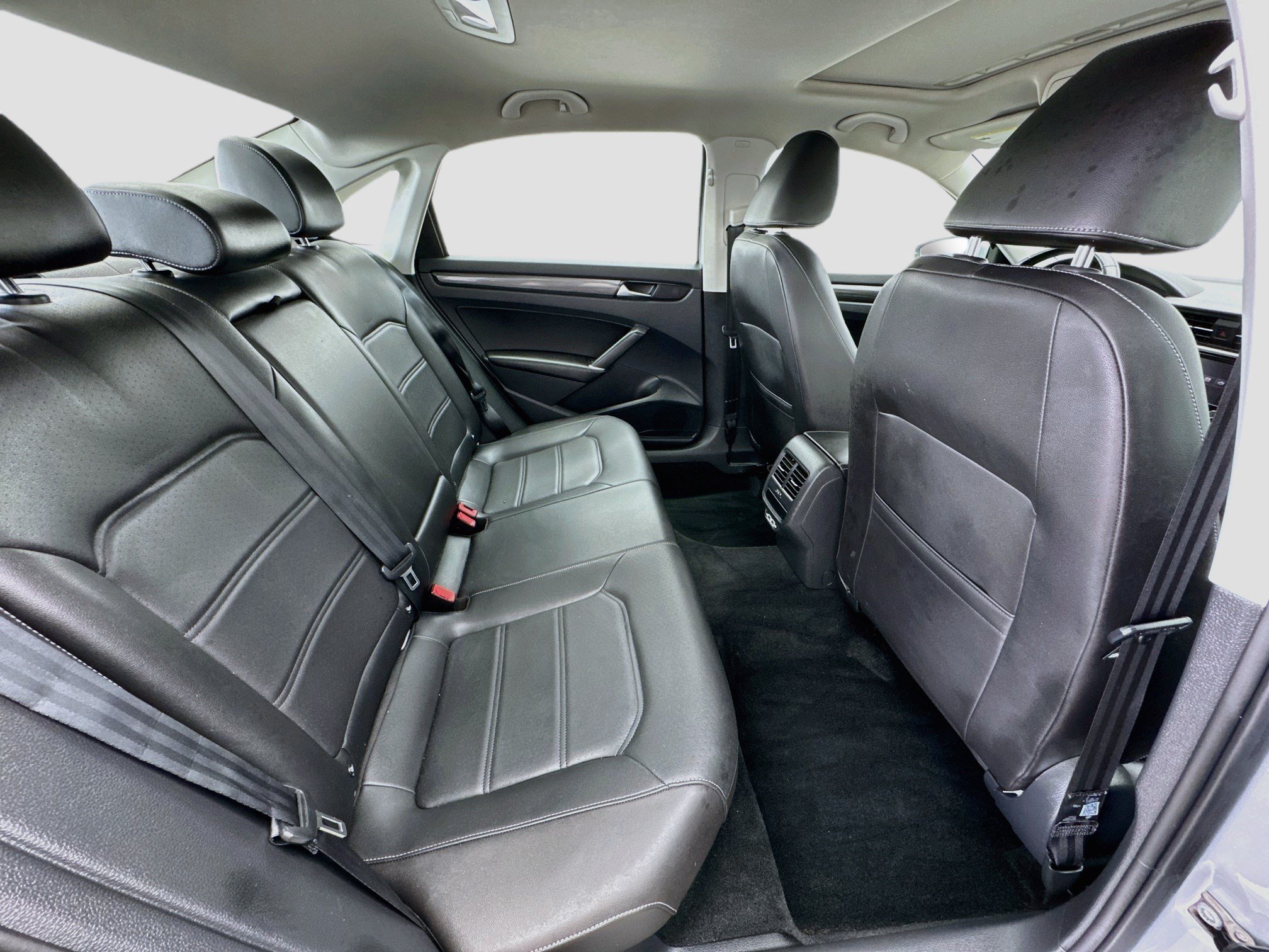 Used 2020 Volkswagen Passat 2.0T R-Line FWD image 19