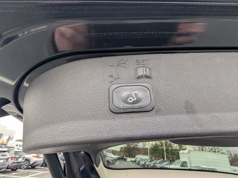 Used 2015 Ford Escape SE w/ Equipment Group 201A image 13