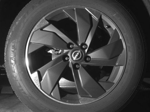 Used 2025 Nissan Rogue SV FWD image 18