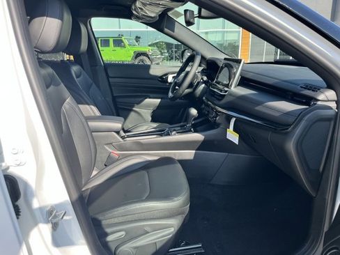 New 2026 Jeep Compass Limited image 19