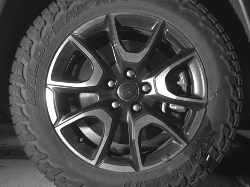 Used 2025 Jeep Compass Trailhawk AWD/4WD image 13
