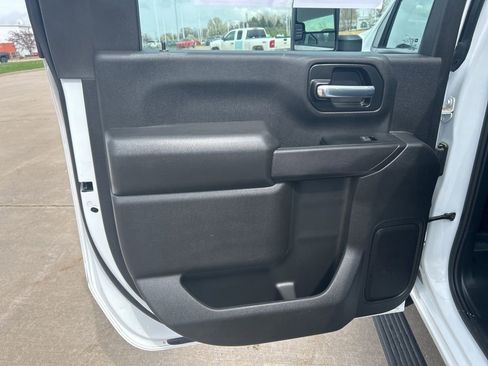 Used 2025 Chevrolet Silverado 2500 W/T image 15