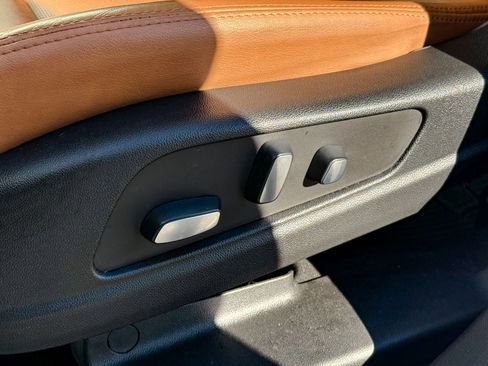 Used 2022 Cadillac XT5 Premium Luxury image 16