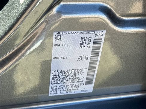 Used 2025 Nissan Altima 2.5 S FWD image 32