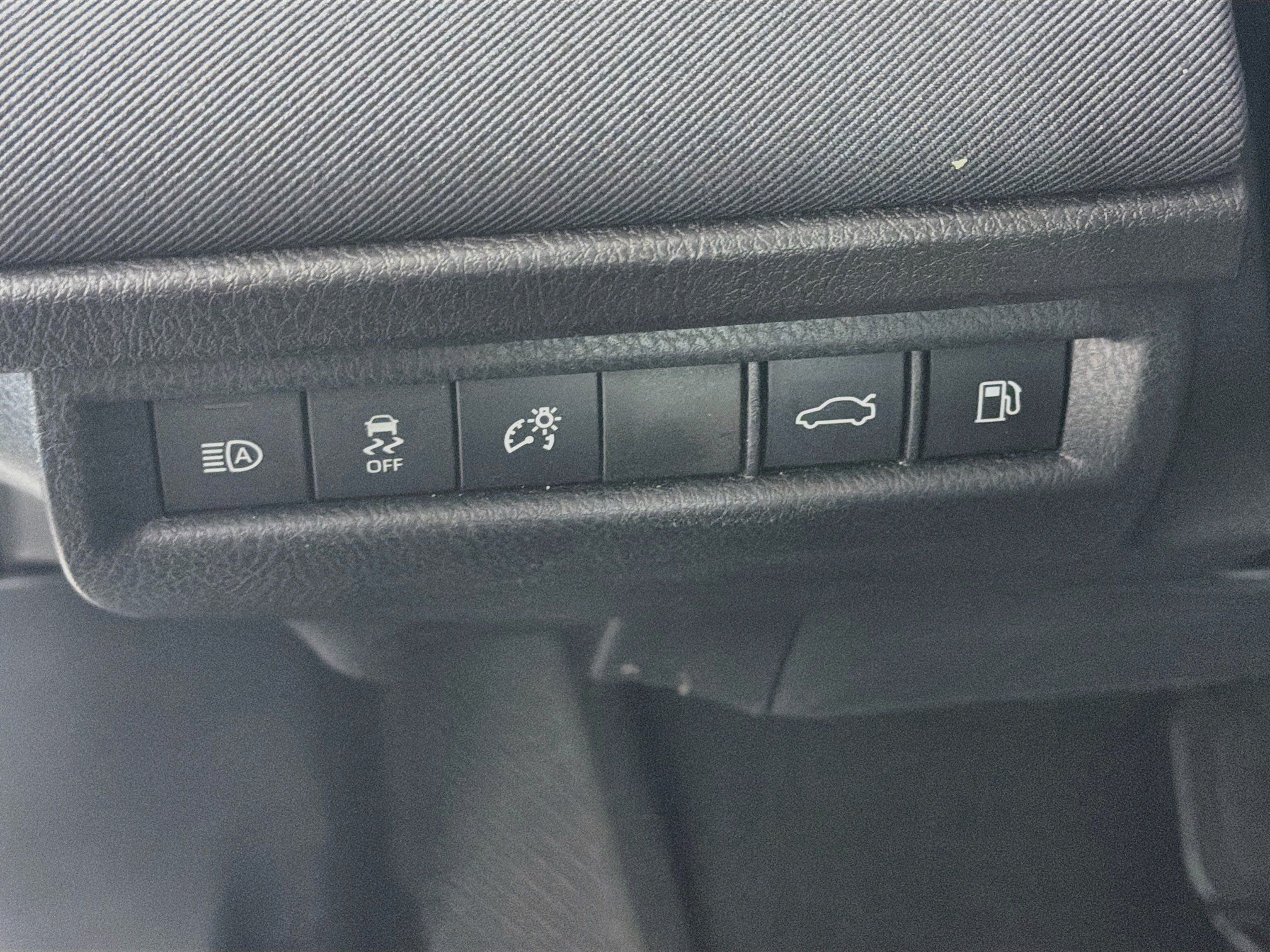 Used 2025 Toyota Camry LE FWD image 16