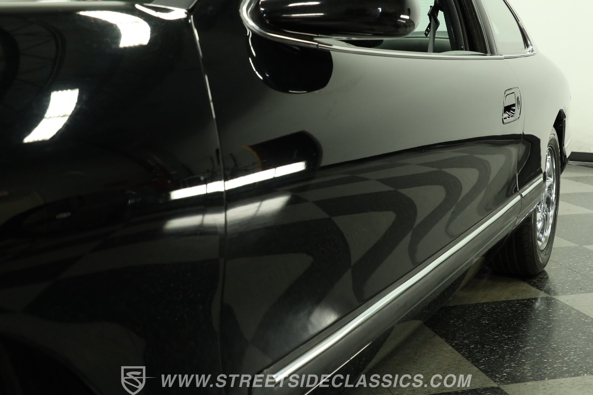Used 1996 Lincoln Mark VIII RWD image 22