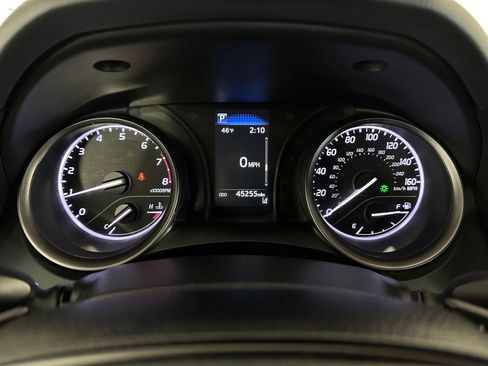 Used 2024 Toyota Camry SE image 19