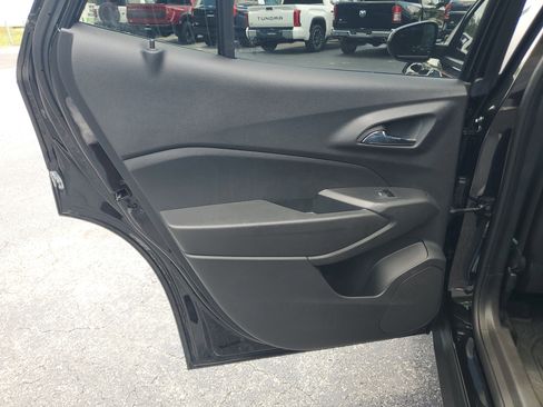 Used 2025 Chevrolet Trax RS w/ Sunroof Package FWD image 22