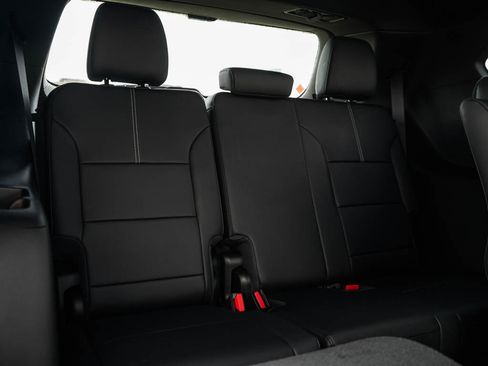 New 2026 GMC Acadia Elevation w/ Elevation Premium Package AWD/4WD image 12