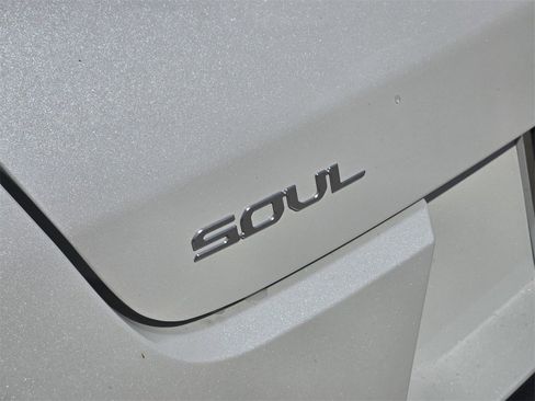 New 2025 Kia Soul S image 7