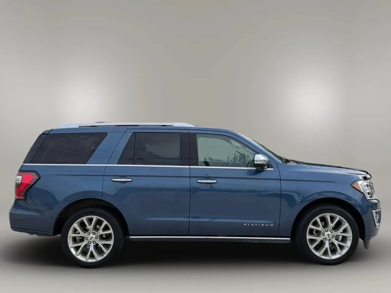 Used 2019 Ford Expedition Platinum AWD/4WD image 7