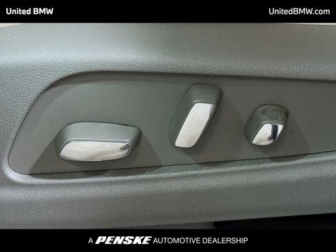 Used 2025 Cadillac XT6 Premium Luxury w/ Technology Package image 4