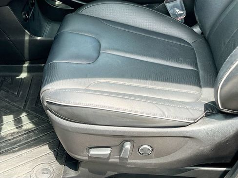 Used 2025 Hyundai Palisade SEL FWD image 19