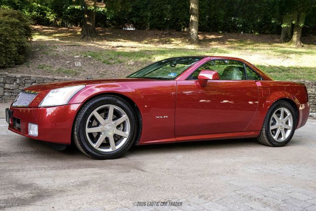 Used 2004 Cadillac XLR RWD image 22