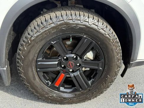 Used 2025 Nissan Rogue SV AWD/4WD image 29